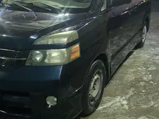 Toyota Voxy, 2004