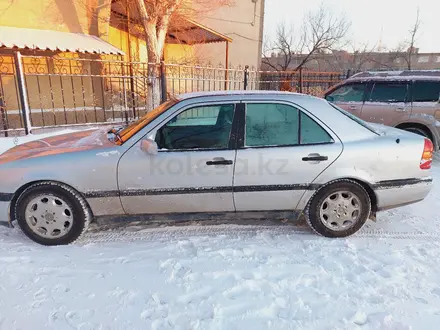 Mercedes-Benz C 200 1995 года за 2 800 000 тг. в Жезказган – фото 2