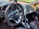Chevrolet Cruze 2013 года за 3 500 000 тг. в Атырау – фото 4