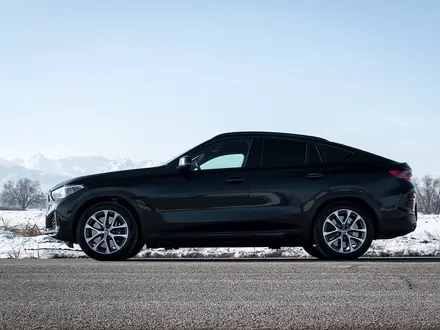 BMW X6 2021 года за 35 000 000 тг. в Алматы – фото 2