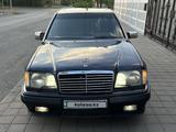 Mercedes-Benz E 200 1994 годаүшін1 300 000 тг. в Караганда – фото 3