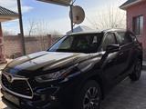 Toyota Highlander 2024 года за 30 500 000 тг. в Шымкент – фото 2