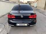Volkswagen Passat 2013 года за 6 000 000 тг. в Шымкент – фото 2