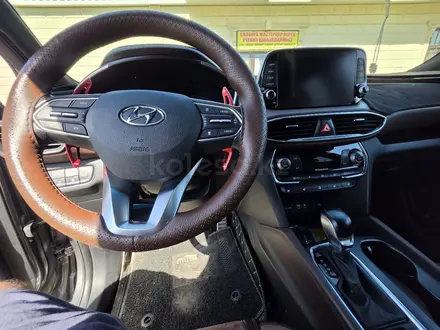 Hyundai Santa Fe 2019 года за 12 700 000 тг. в Шымкент