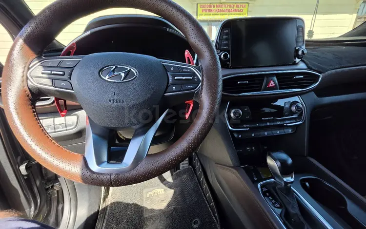 Hyundai Santa Fe 2019 года за 12 700 000 тг. в Шымкент