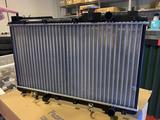 Радиатор охлаждения CR-V (95-) 2.0i АТ (LRc 2317) за 50 000 тг. в Алматы – фото 2