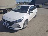 Hyundai Accent 2021 года за 7 750 000 тг. в Актобе – фото 2