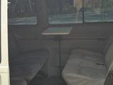 Volkswagen Caravelle 1997 года за 6 000 000 тг. в Щучинск – фото 4