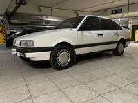 Volkswagen Passat 1988 годаfor1 300 000 тг. в Астана