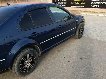 Volkswagen Jetta 2004 года за 1 800 000 тг. в Актау – фото 2