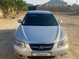 Hyundai Sonata 2006 года за 3 000 000 тг. в Жетыбай – фото 2