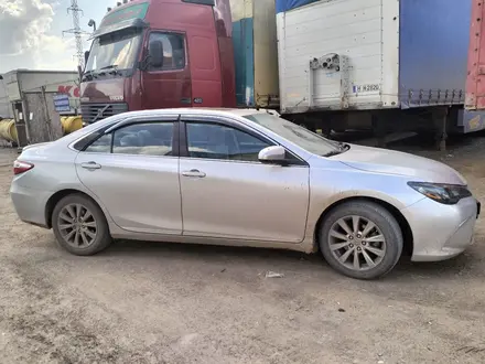 Toyota Camry 2016 года за 5 500 000 тг. в Уральск – фото 4