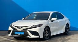 Toyota Camry 2021 годаfor13 680 000 тг. в Алматы