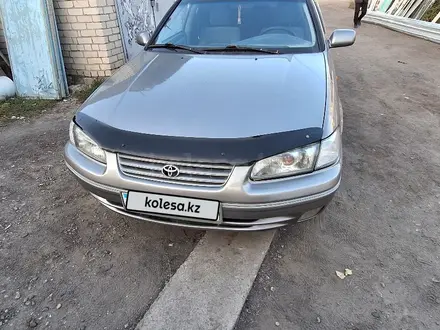 Toyota Camry 1998 года за 3 500 000 тг. в Семей