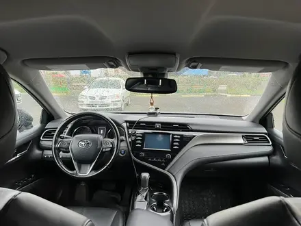 Toyota Camry 2019 года за 12 200 000 тг. в Алматы – фото 17