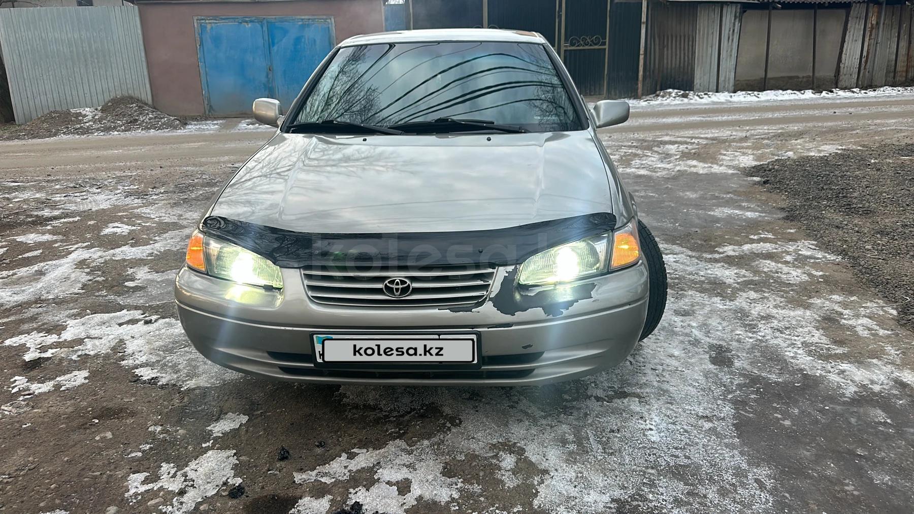 Toyota Camry 1998 г.