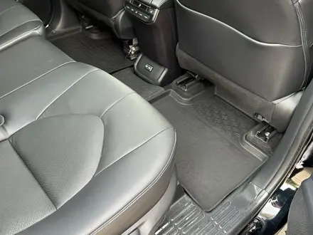 Toyota Highlander 2023 года за 35 000 000 тг. в Алматы – фото 14