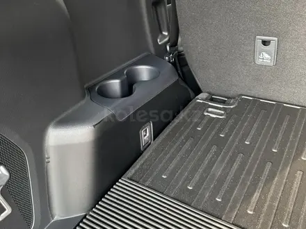 Toyota Highlander 2023 года за 35 000 000 тг. в Алматы – фото 15