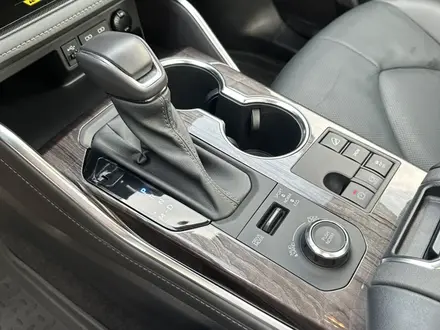 Toyota Highlander 2023 года за 35 000 000 тг. в Алматы – фото 25