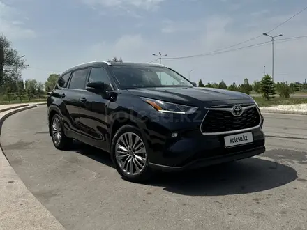 Toyota Highlander 2023 года за 35 000 000 тг. в Алматы – фото 28