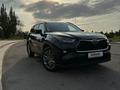 Toyota Highlander 2023 года за 35 000 000 тг. в Алматы – фото 14