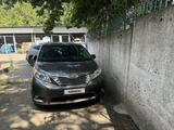 Toyota Sienna 2017 года за 13 500 000 тг. в Алматы