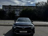 Toyota Camry 2017 года за 11 700 000 тг. в Усть-Каменогорск – фото 2