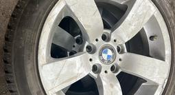 Диски R17 BMW с шинами. за 185 000 тг. в Алматы