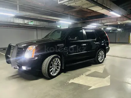 Cadillac Escalade 2007 года за 14 000 000 тг. в Алматы