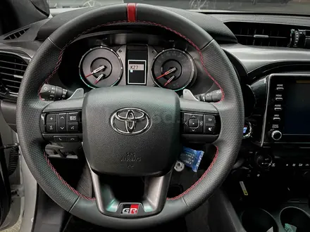 Toyota Hilux 2022 года за 29 000 000 тг. в Алматы – фото 33