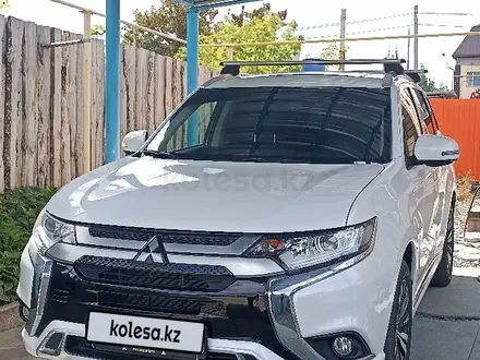 Mitsubishi Outlander 2022 года за 11 700 000 тг. в Костанай – фото 2