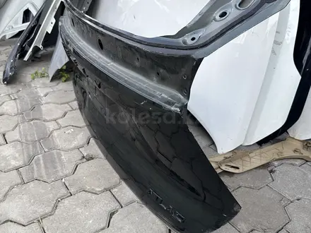 Дверь багажника Geely Atlas за 130 000 тг. в Караганда – фото 2