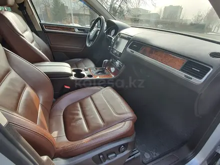 Volkswagen Touareg 2012 года за 8 900 000 тг. в Алматы – фото 10