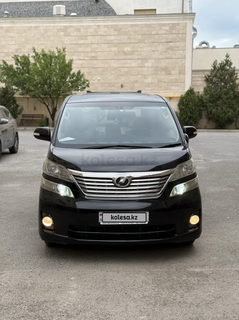 Тойота Vellfire, 2010