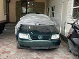 Volkswagen Golf 1999 года за 1 300 000 тг. в Алматы