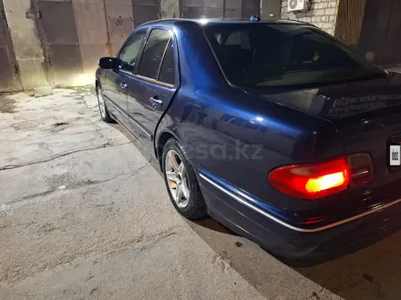 Mercedes-Benz E 240 2000 года за 4 300 000 тг. в Туркестан – фото 7