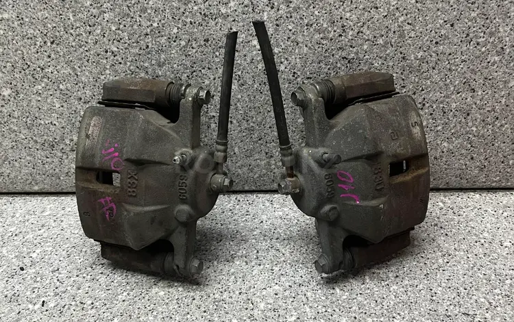 Суппорта передние на Ниссан Кашкай j10. за 10 000 тг. в Алматы