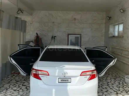 Toyota Camry 2013 года за 5 200 000 тг. в Кульсары – фото 2