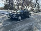 Mercedes-Benz E 320 2000 года за 5 300 000 тг. в Шымкент – фото 2