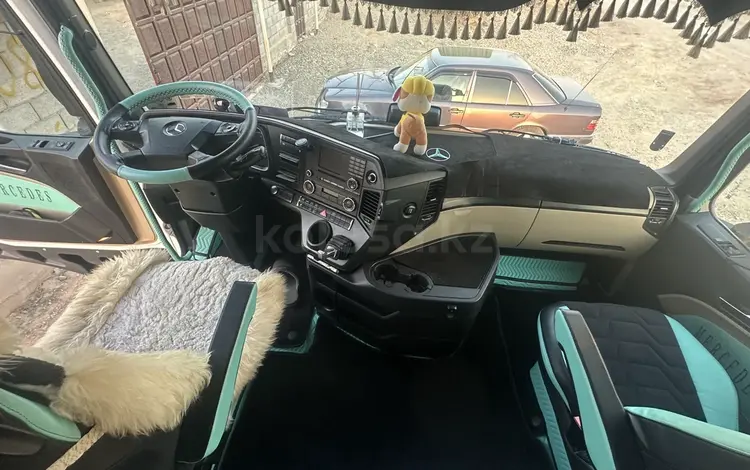 Mercedes-Benz  Actros 2018 года за 29 000 000 тг. в Алматы