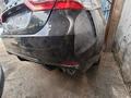 Бампер задний для Toyota Camry 70 SE за 300 000 тг. в Тараз – фото 2