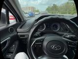 Hyundai Sonata 2022 года за 10 300 000 тг. в Семей – фото 2