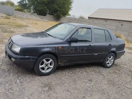 Volkswagen Vento 1994 года за 1 000 000 тг. в Сарыкемер – фото 3