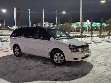 Kia Sedona 2009 года за 7 500 000 тг. в Актобе – фото 27