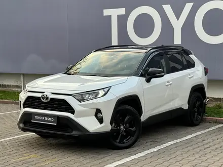 Toyota RAV4 2021 года за 16 850 000 тг. в Алматы