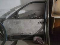 Дверь на мерседес W140 водительская за 20 000 тг. в Алматы