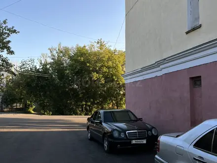 Mercedes-Benz E 200 1996 года за 2 300 000 тг. в Караганда – фото 20