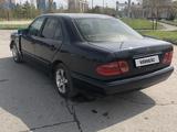 Mercedes-Benz E 230 1996 годаүшін2 100 000 тг. в Караганда – фото 4