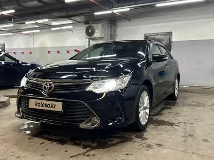 Toyota Camry 2015 года за 11 100 000 тг. в Астана – фото 2