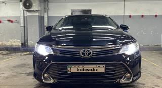 Toyota Camry 2015 года за 11 100 000 тг. в Астана